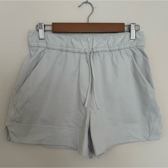 Lululemon Women's Athletic Shorts in Light Gray - Picture 2 of 13